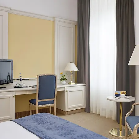 Welcome Residenzschloss מלון