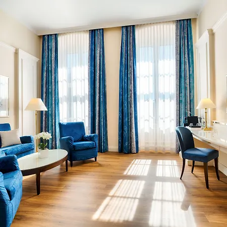 Welcome Residenzschloss מלון *