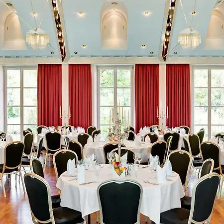 Hotel Welcome Residenzschloss 4*