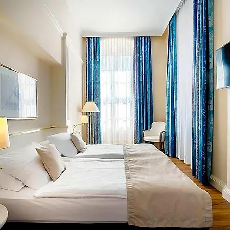 Welcome Residenzschloss Hotel *