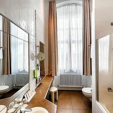 Welcome Residenzschloss Hotel *