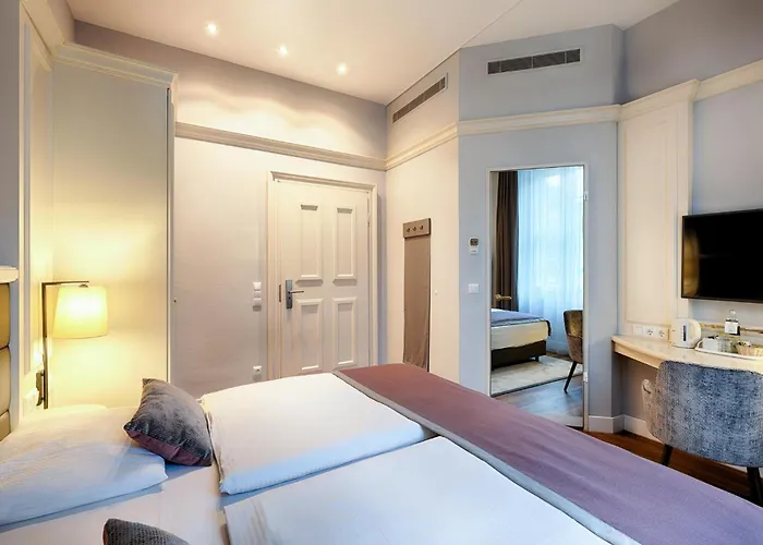 Welcome Residenzschloss Hotel *